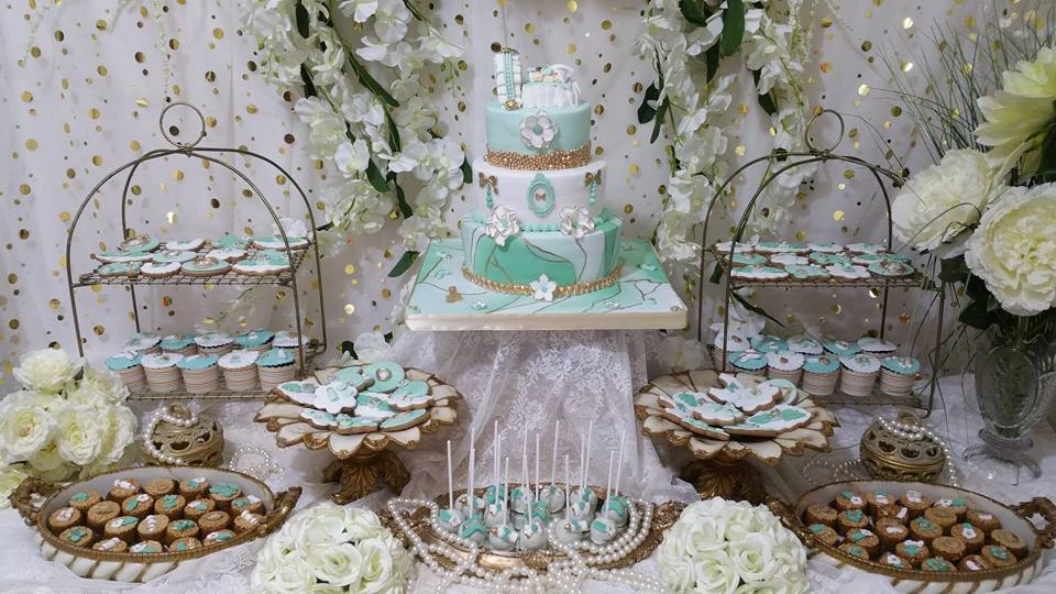 Buffet menthe blanc et or